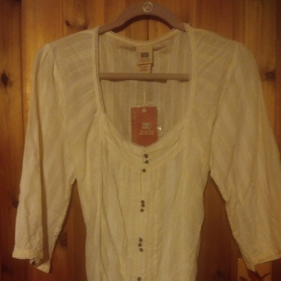 FADED GLORY Tops - *FADED GLORY WHITE ROMANTIC 3/4 SLEEVE SHIRT